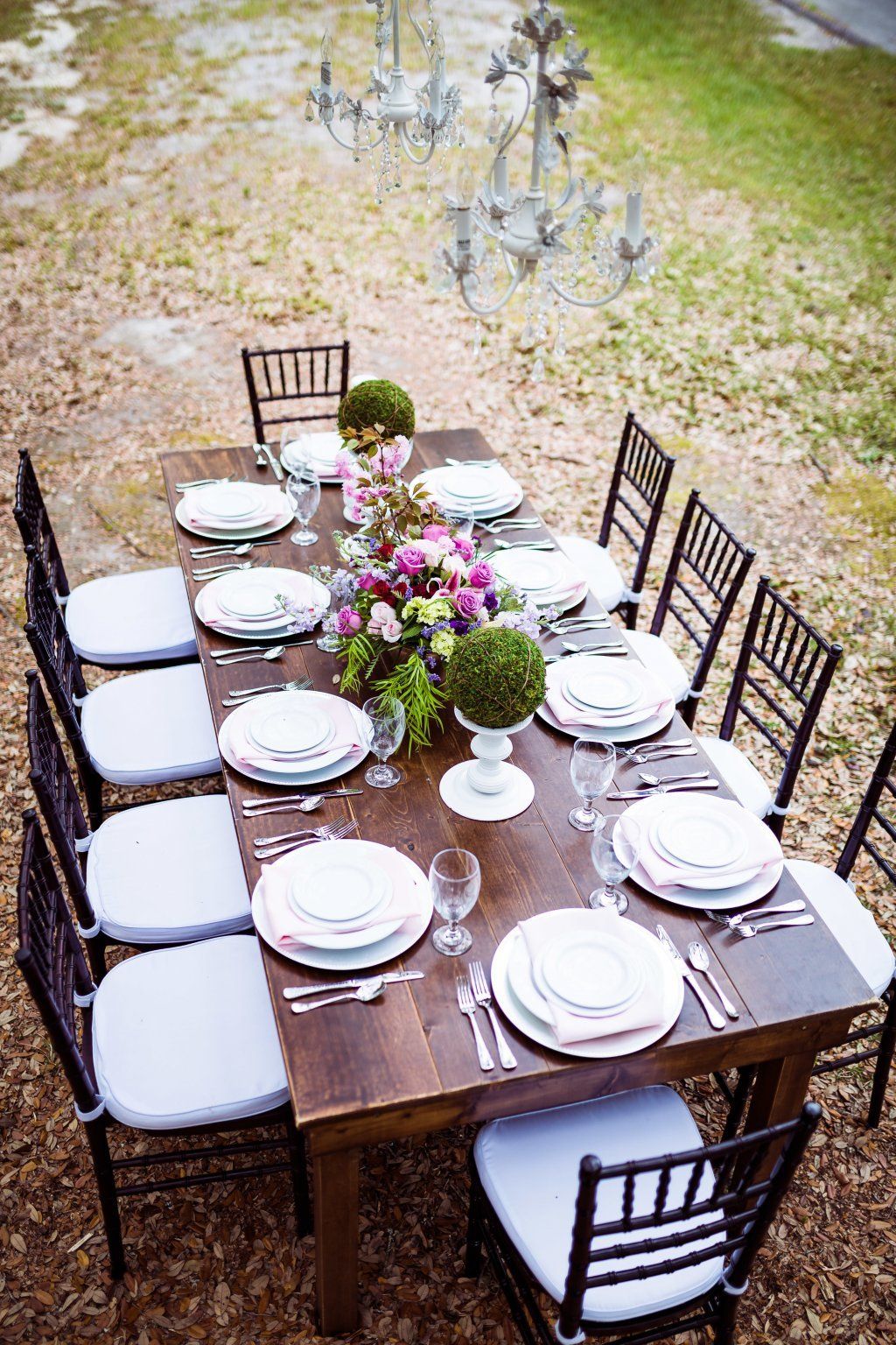china, plates, and glasses
