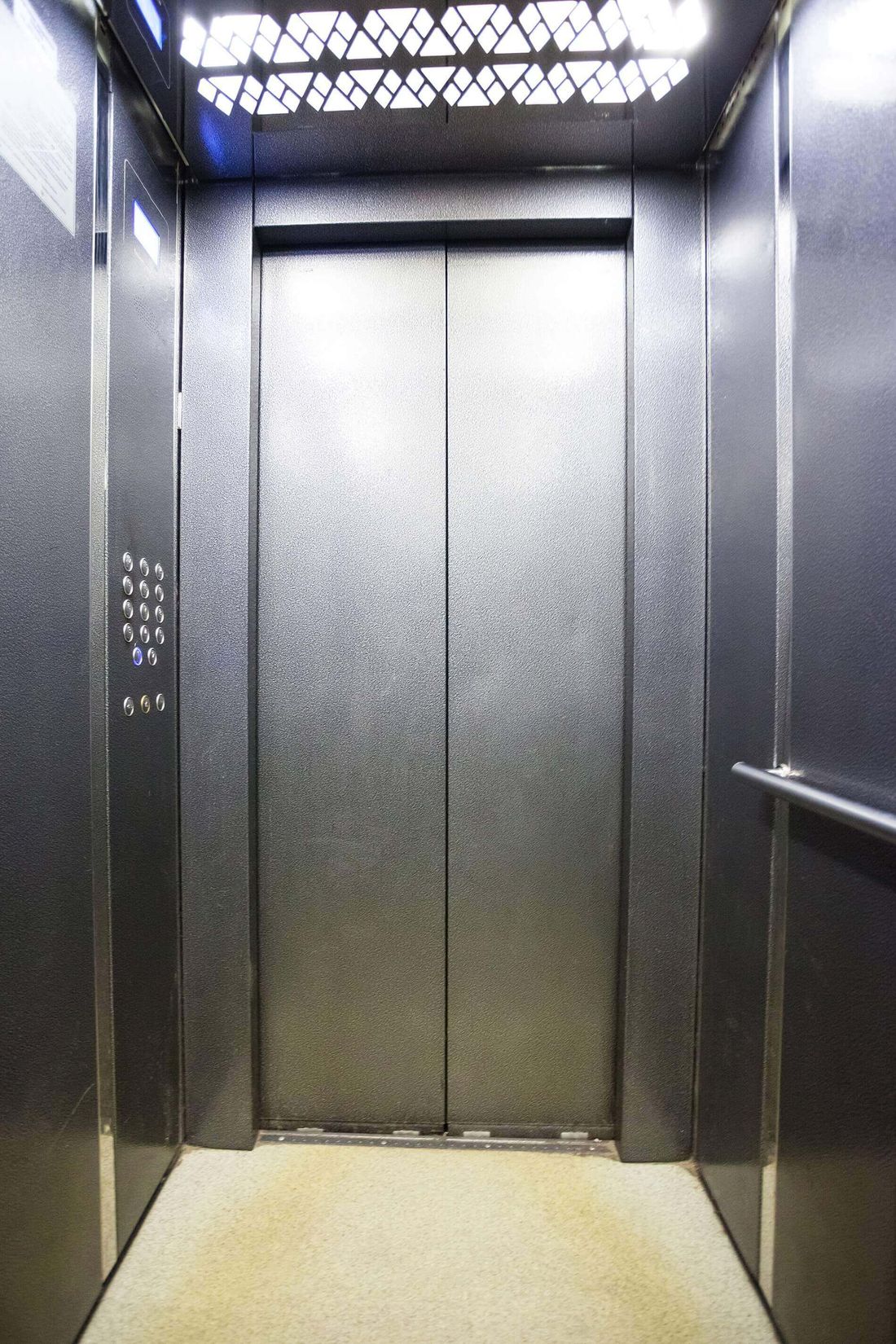 Interno ascensore