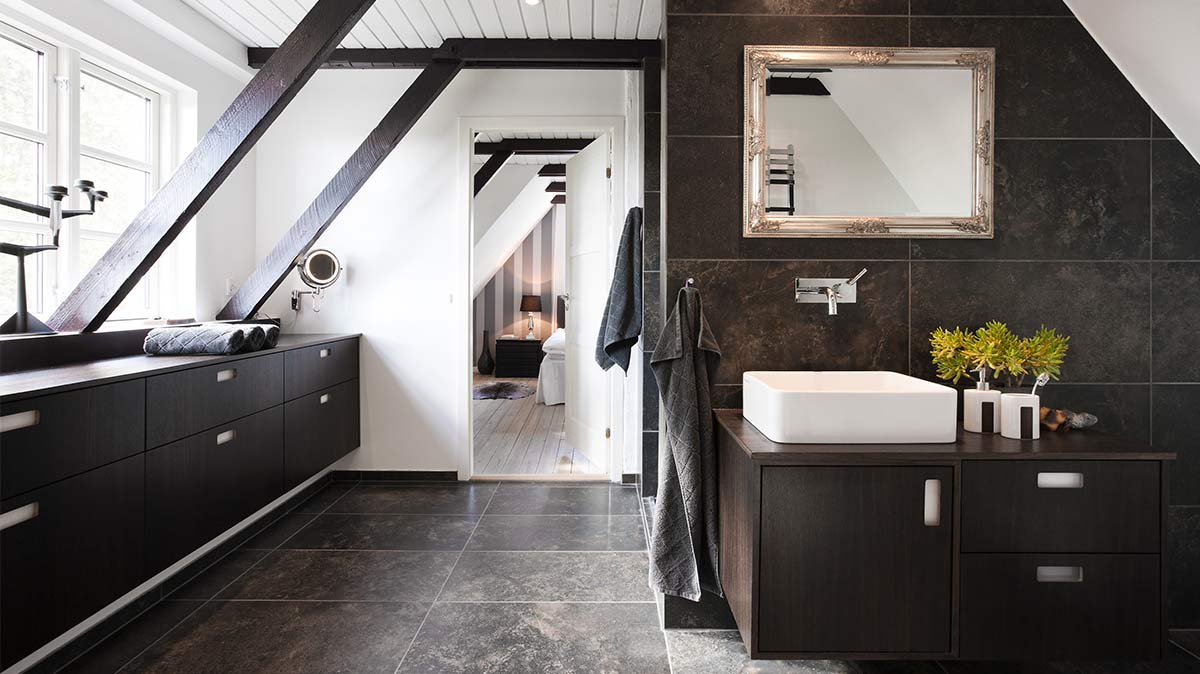 grey floor tiles in bathroom