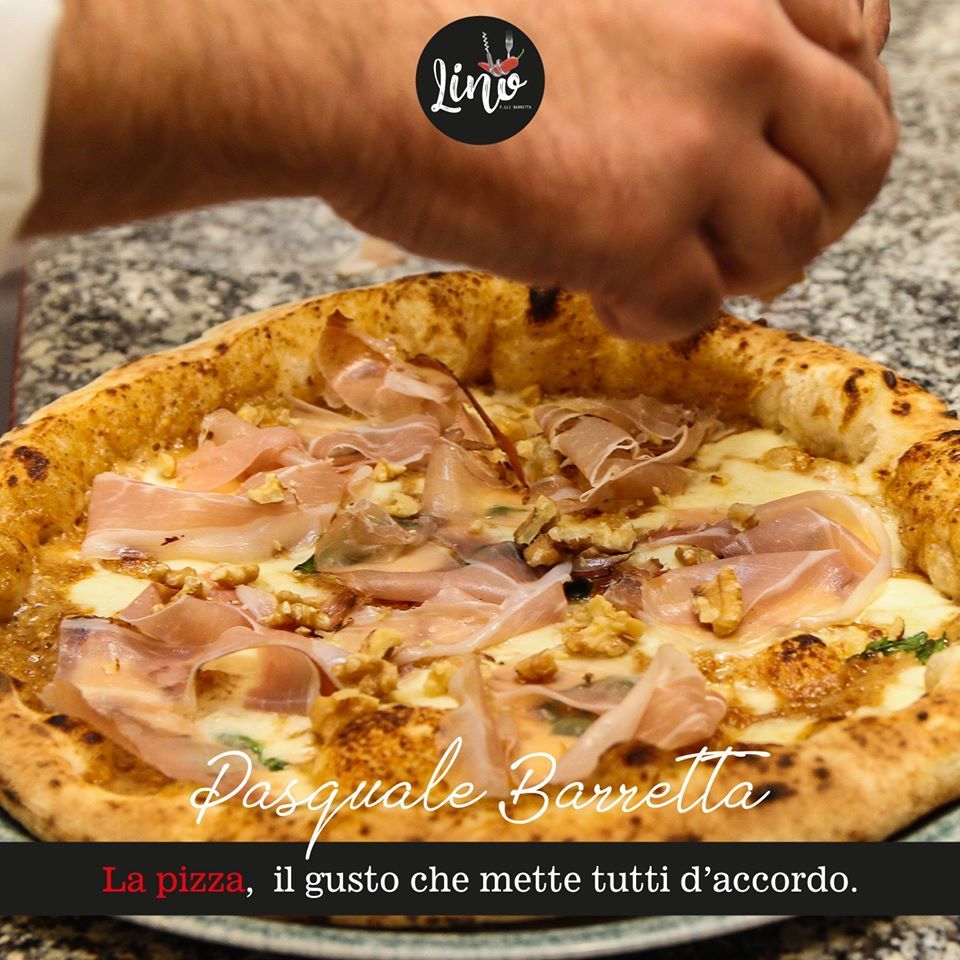 pizza napoletana con prosciutto e noci