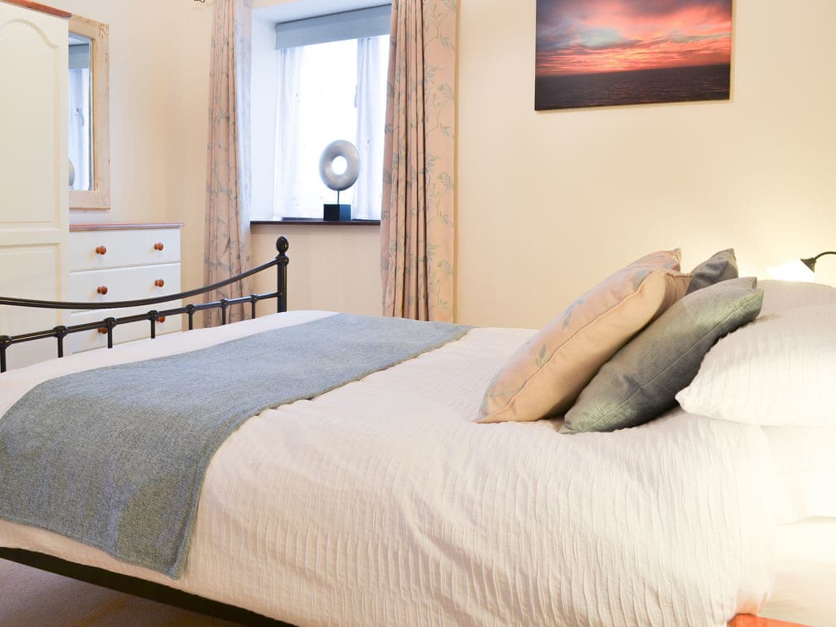 Bedroom 1 - Rook Cottage