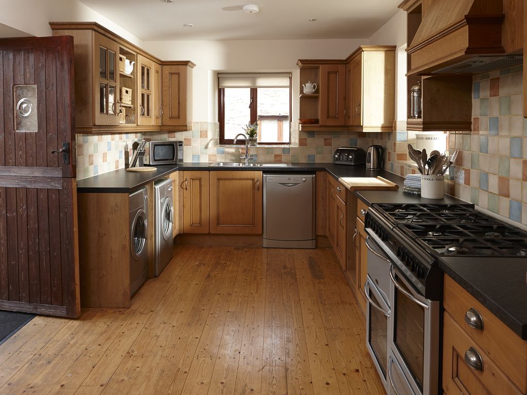 Kitchen - Wagtail Cottage Kitchen - Wagtail Cottage