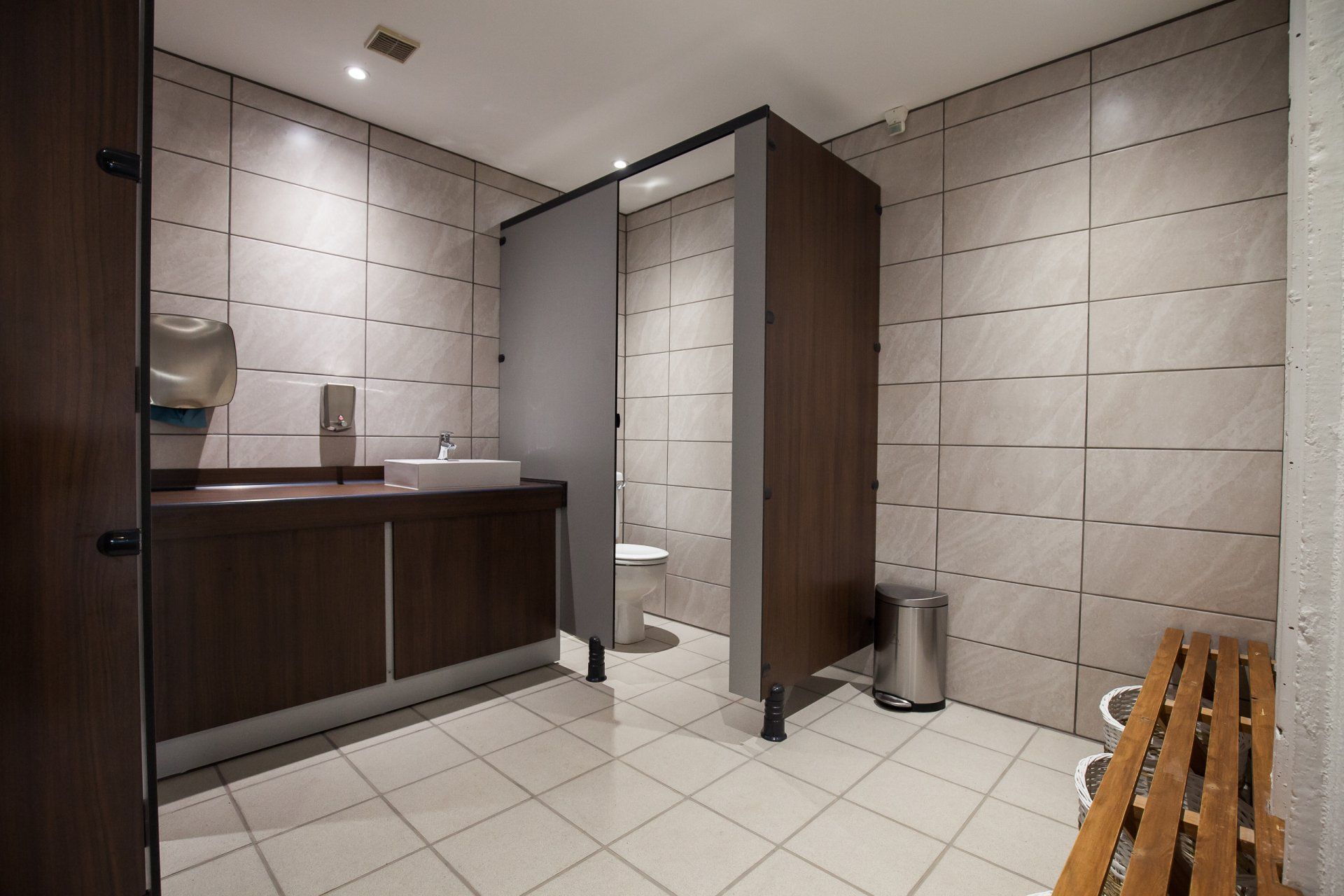 Mens Changing Room