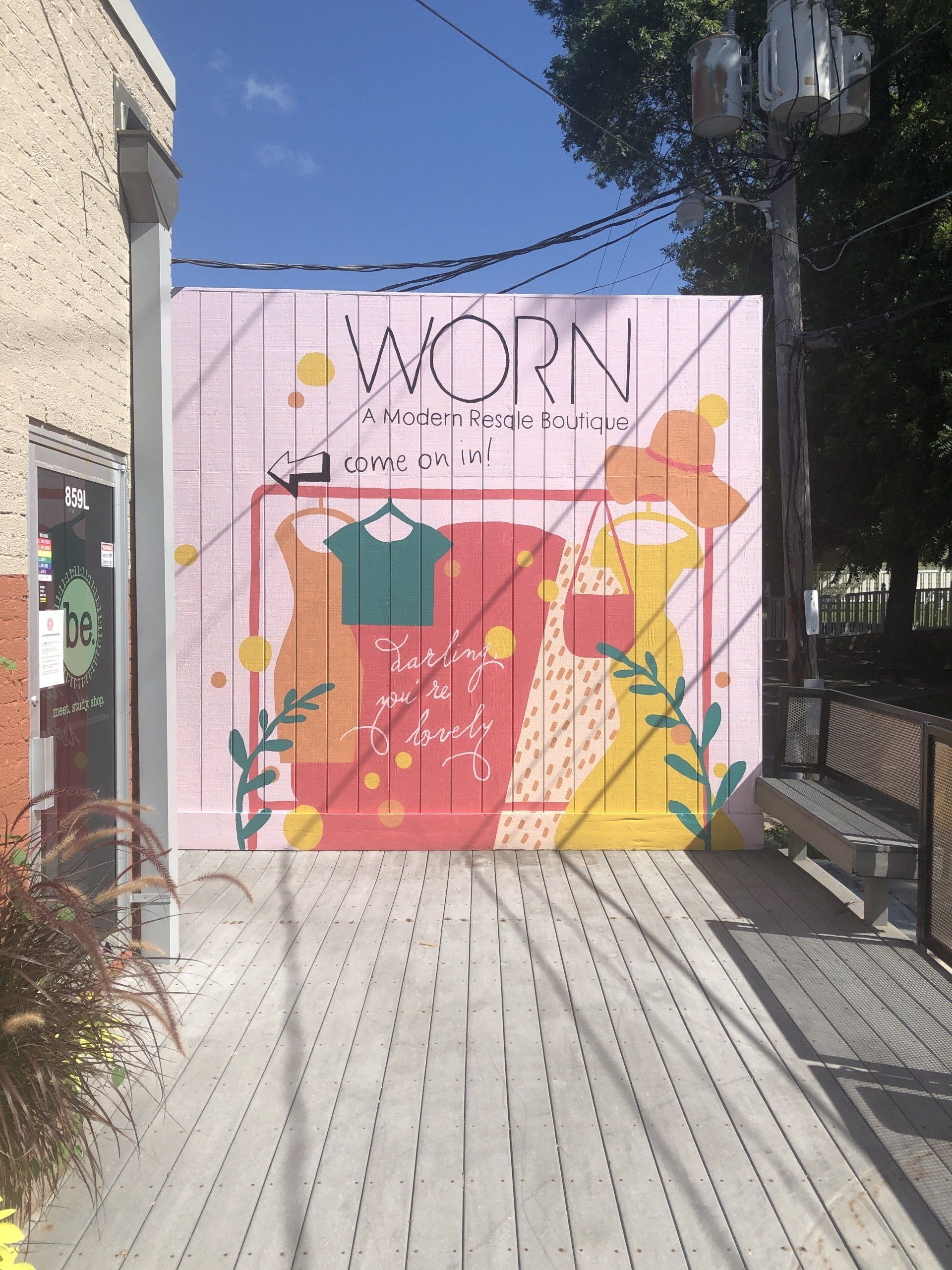 Worn, Des Moines