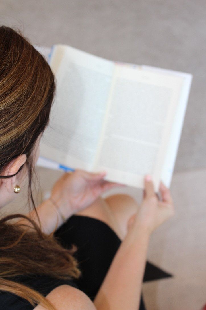 Liz Lidgett reading Joyful book