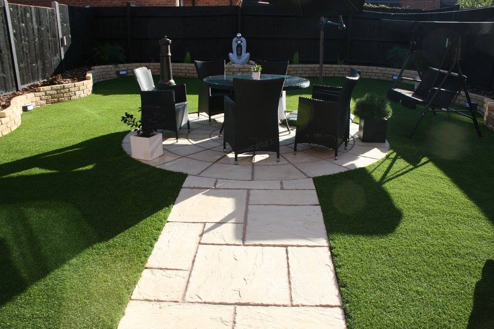 Landscape garden with artificial lawn 3