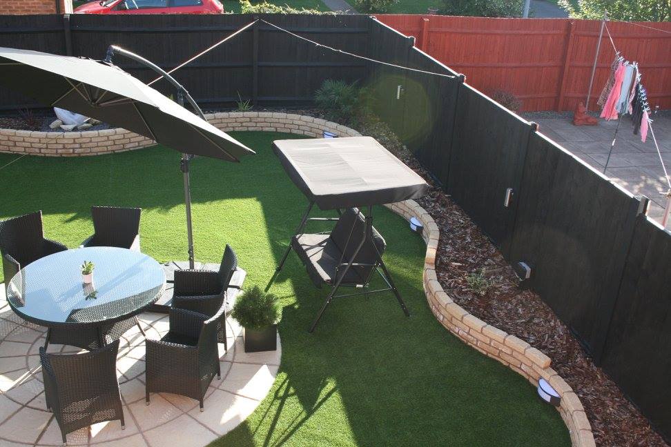 Landscape garden with artificial lawn 1