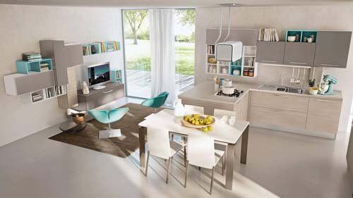 cucina con vetrata sul giardino