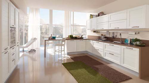 cucina chiara con tappeto