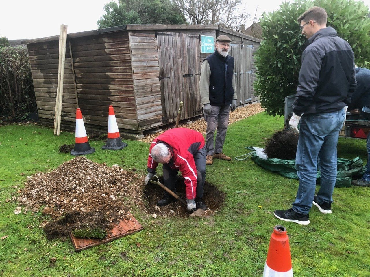 Diggning the hole