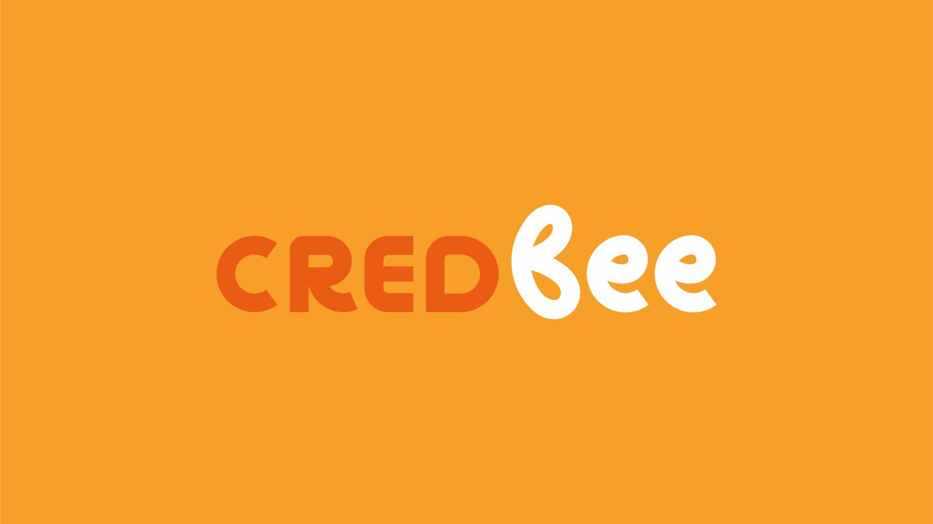 Logotipo laranja com a inscrição “CREDBee” em texto laranja e branco sobre um fundo laranja sólido.