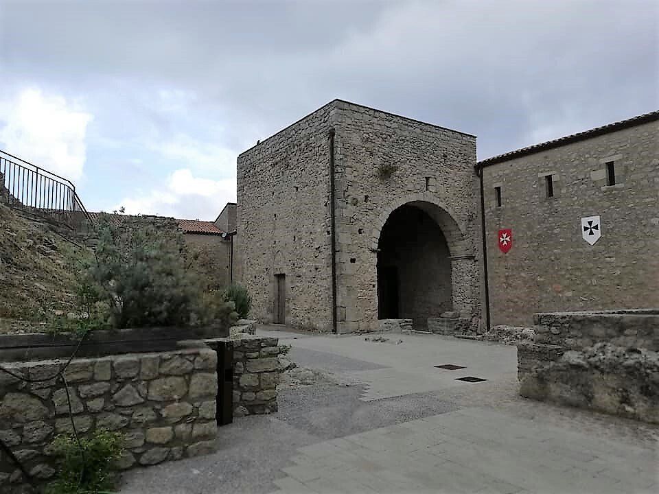 Montalbano Elicona castelli medievali sicilia
