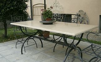 tavolo in ferro per giardino