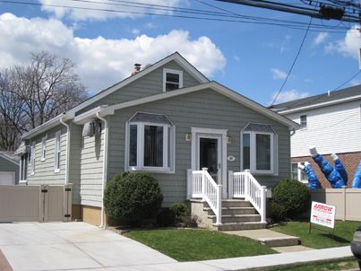 siding installation by Arrow Home Improvements in Seaford NY