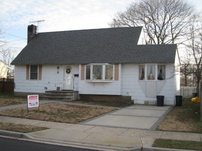 siding installation by Arrow Home Improvements in Seaford NY