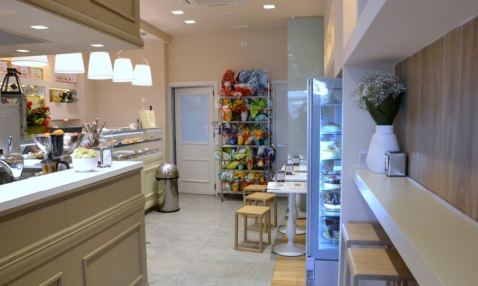 Pasticceria con specialità artigianali