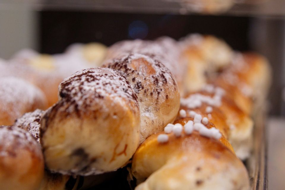 Squisiti pasticcini freschi