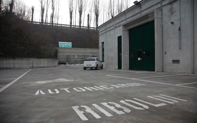 Esterno magazzino Riboldi Autoricambi - Como