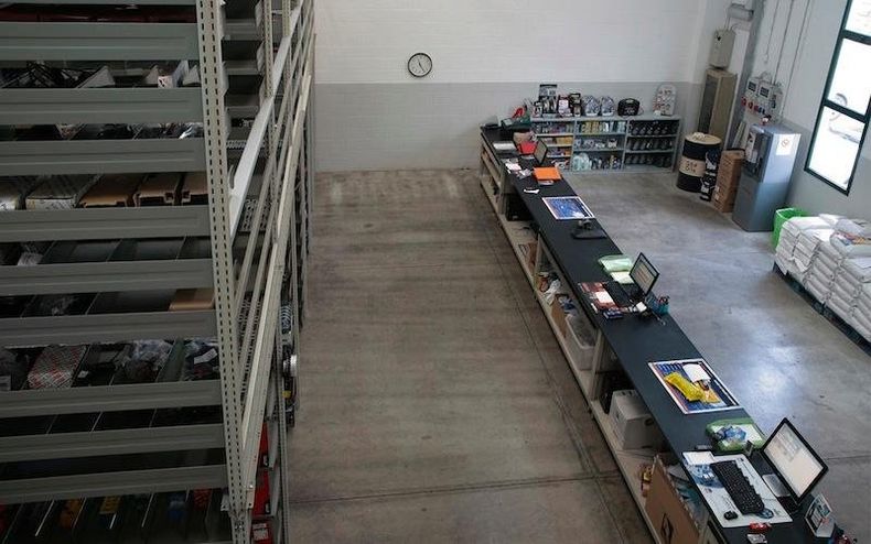 Interno azienda Riboldi Autoricambi - Como