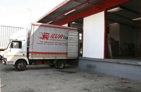 Operazion i di carico furgoni