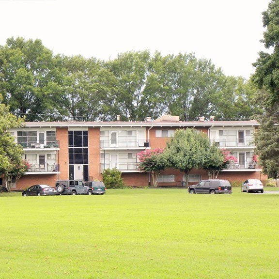 Riverside Park Apartments