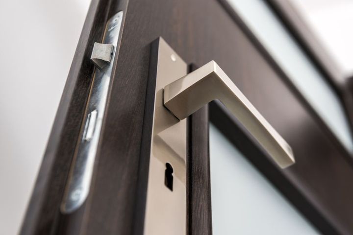 dettagli di una porta in legno