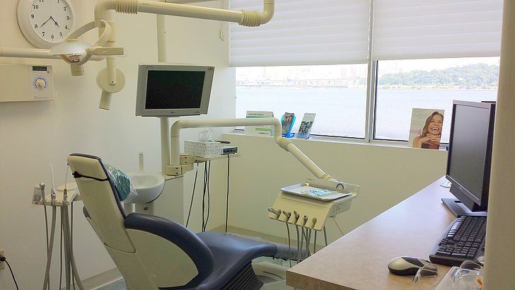 Dental Chair at Dental & Implant Center of Edgewater
