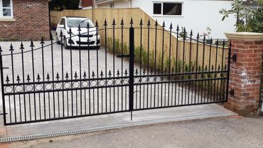 Sturdy gates