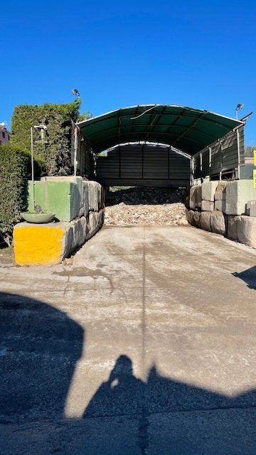 riempimento di riciclato e materiali di risulta