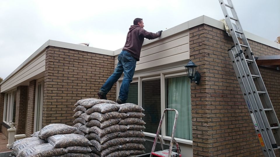 M.Platje Dakwerken aan het dakbedekken