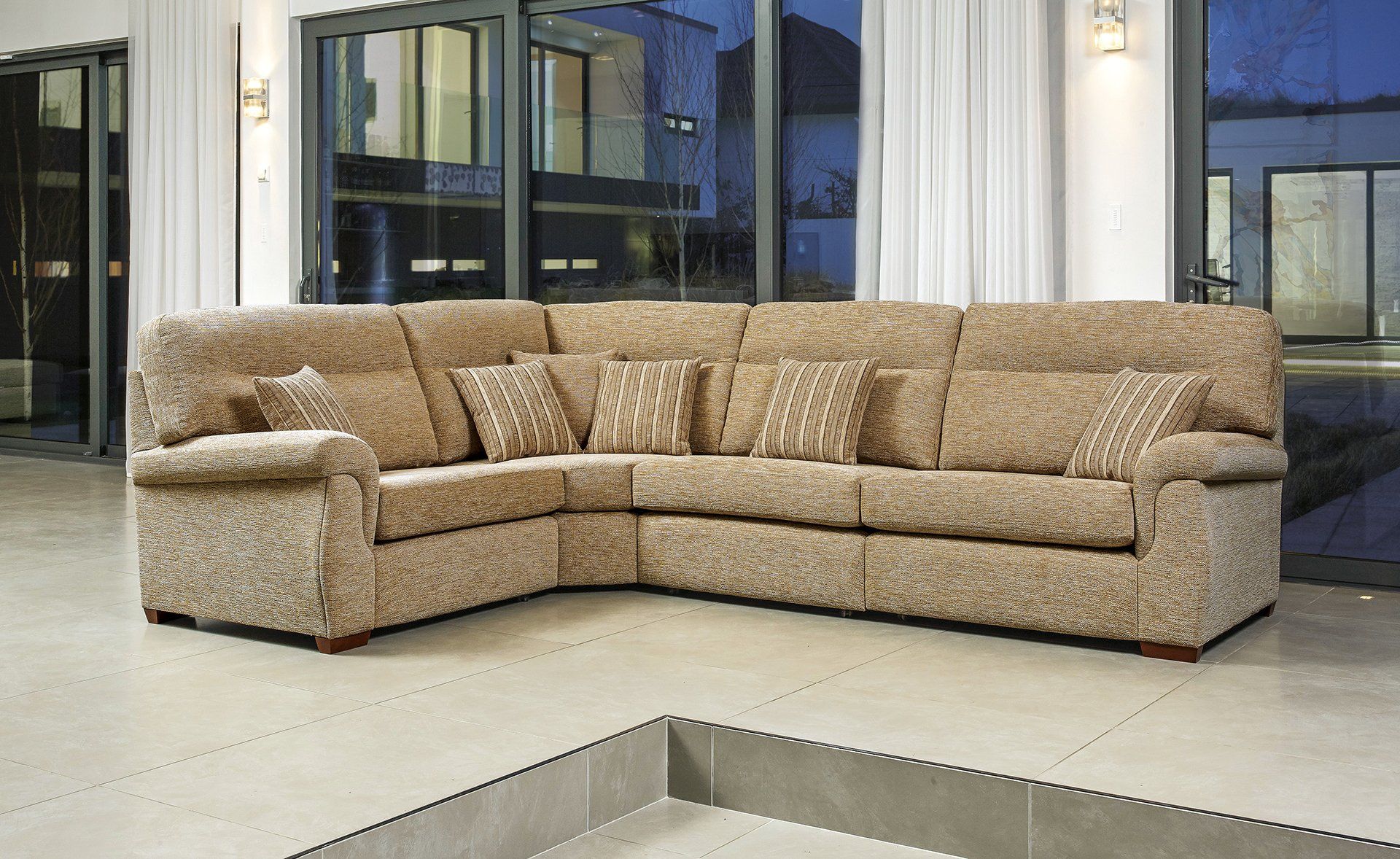 SOFAS & CHAIRS HERO IMAGE