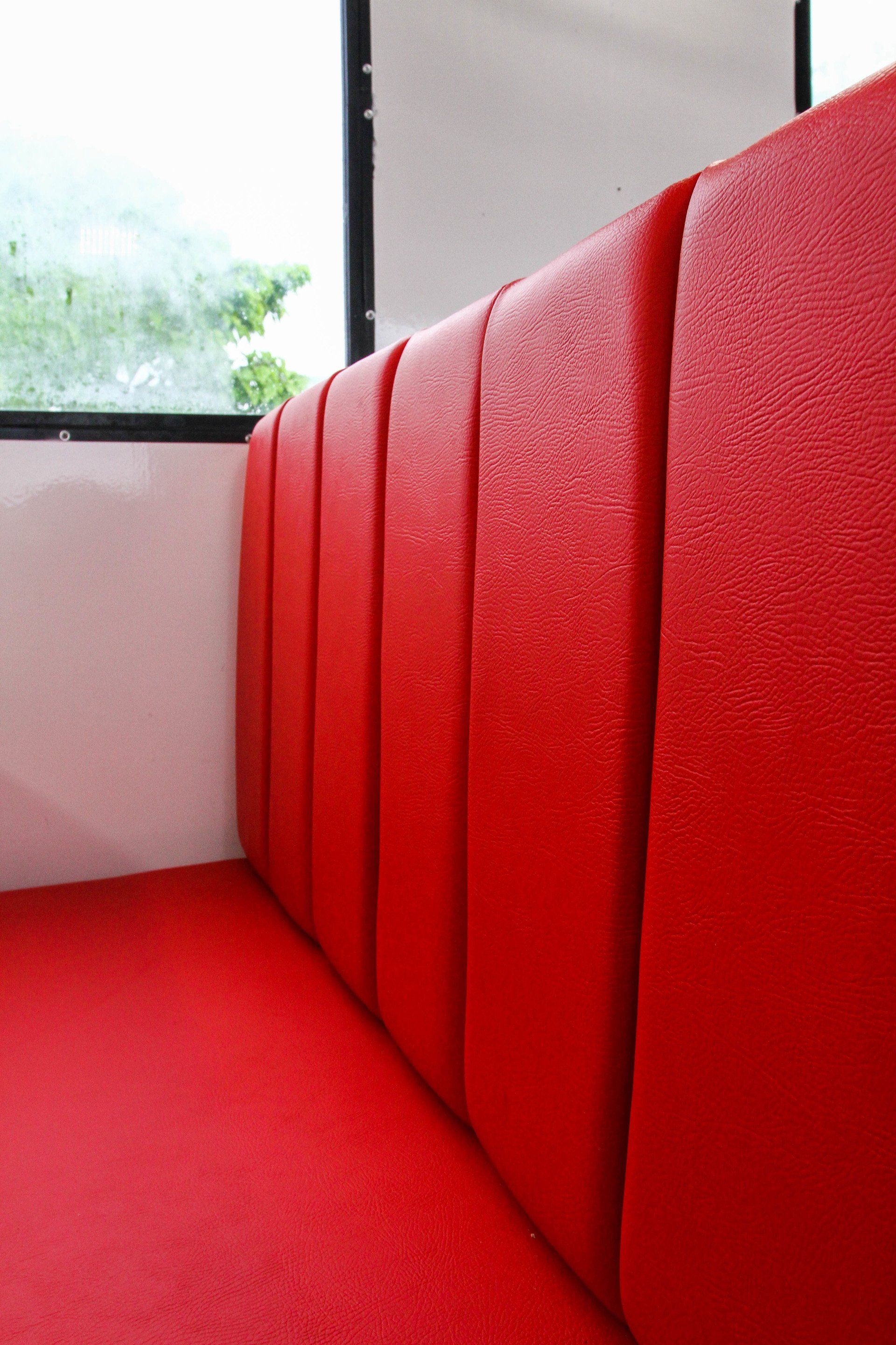 Fluted backrest seat