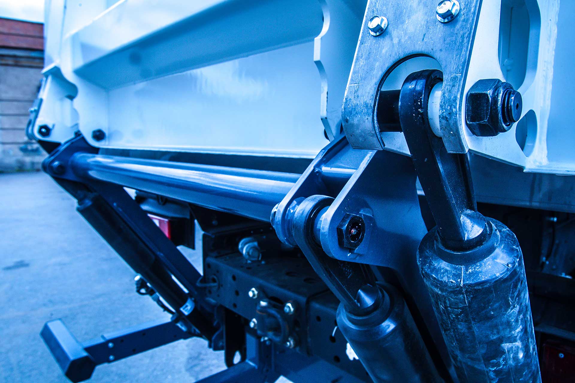 Tri Mechanical Truck & Auto Repair | Hydraulic Lift Gate Repair | Deer Park, NY Tri Mechanical Truck & Auto Repair | Hydraulic Lift Gate Repair | Deer Park, NY
