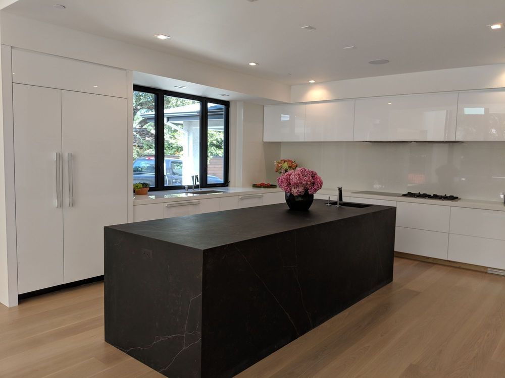 White kitchen cabinets in San Francisco, CA.