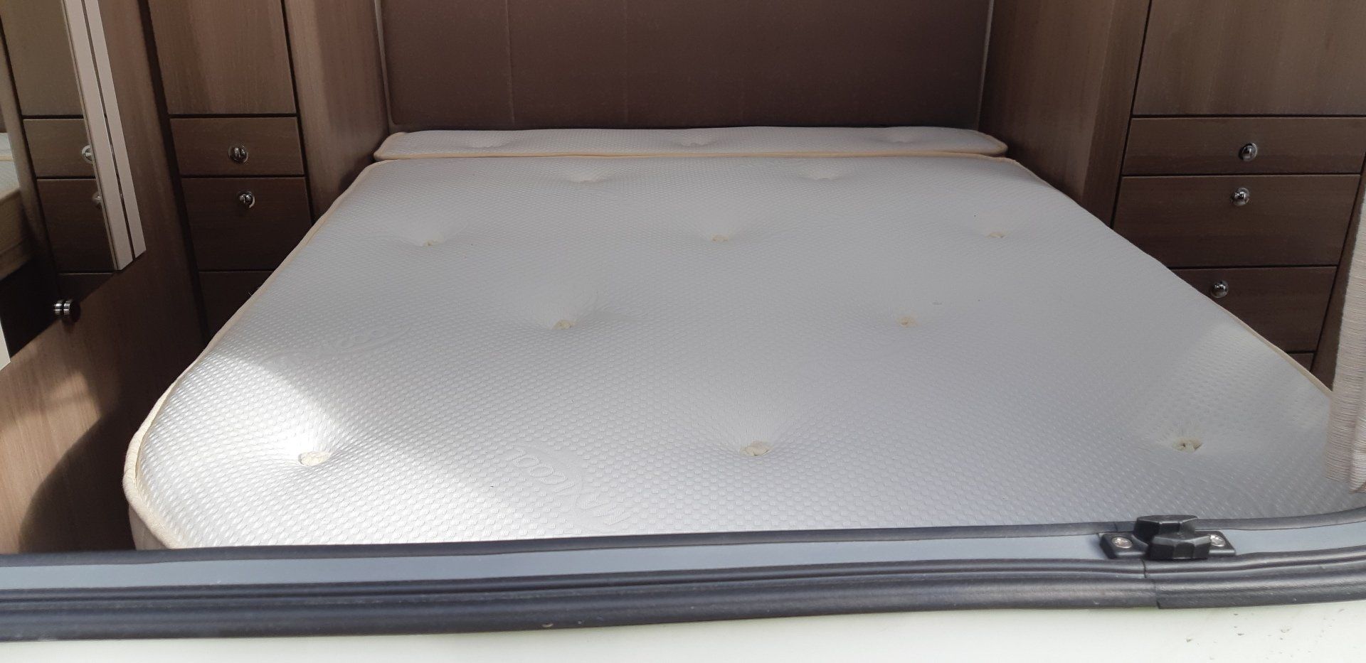 Esla Mattress Shape 18