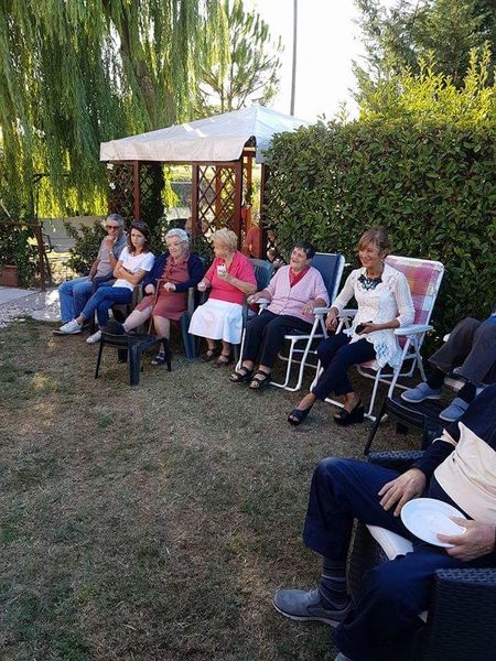 Attività ricreative nella struttura per anziani