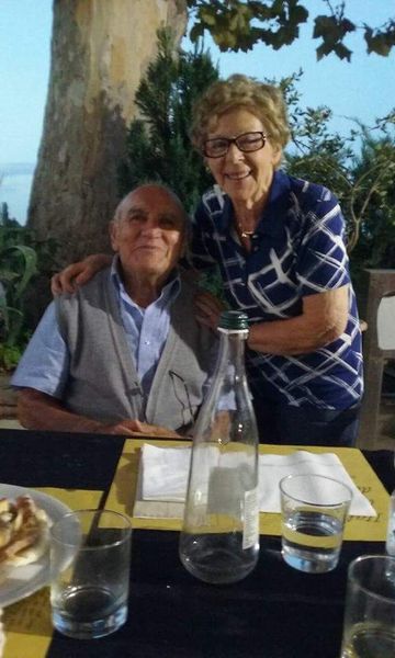 Due ospiti della struttura per anziani