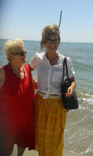 Ospiti della casa di riposo in gita al mare