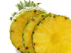 pineapple sliced