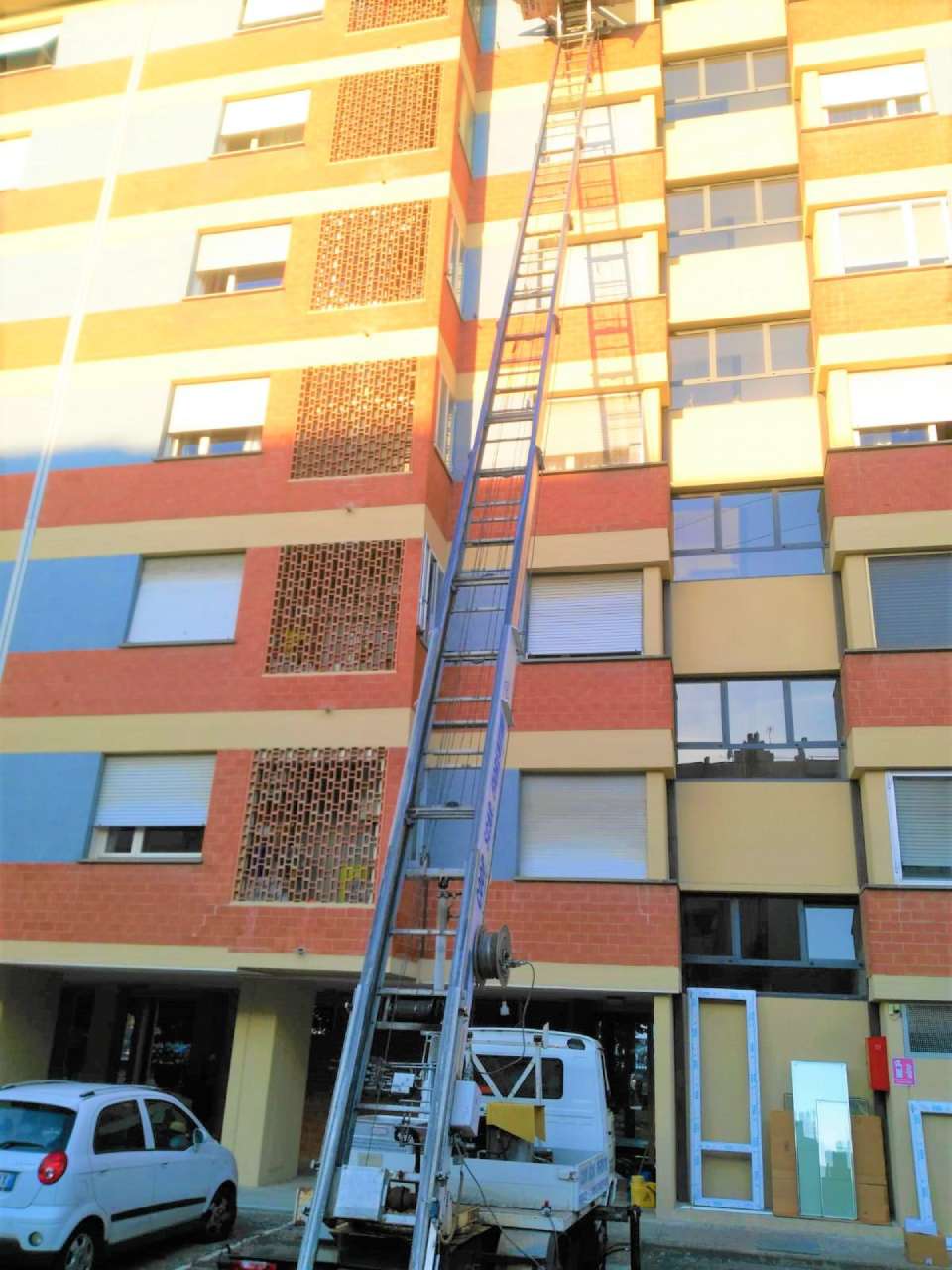 trasloco privato con piattaforma aerea