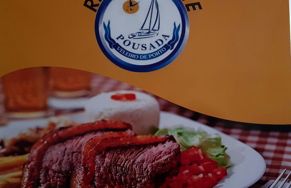 Um cardápio de um restaurante chamado pousada mostra um prato de comida