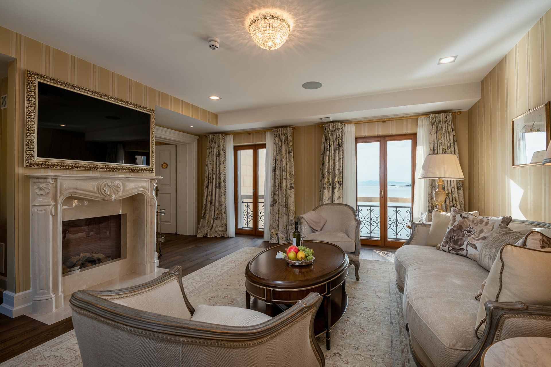 Villa Korta Katarina Suite 302: Golden Light and Gracious Living