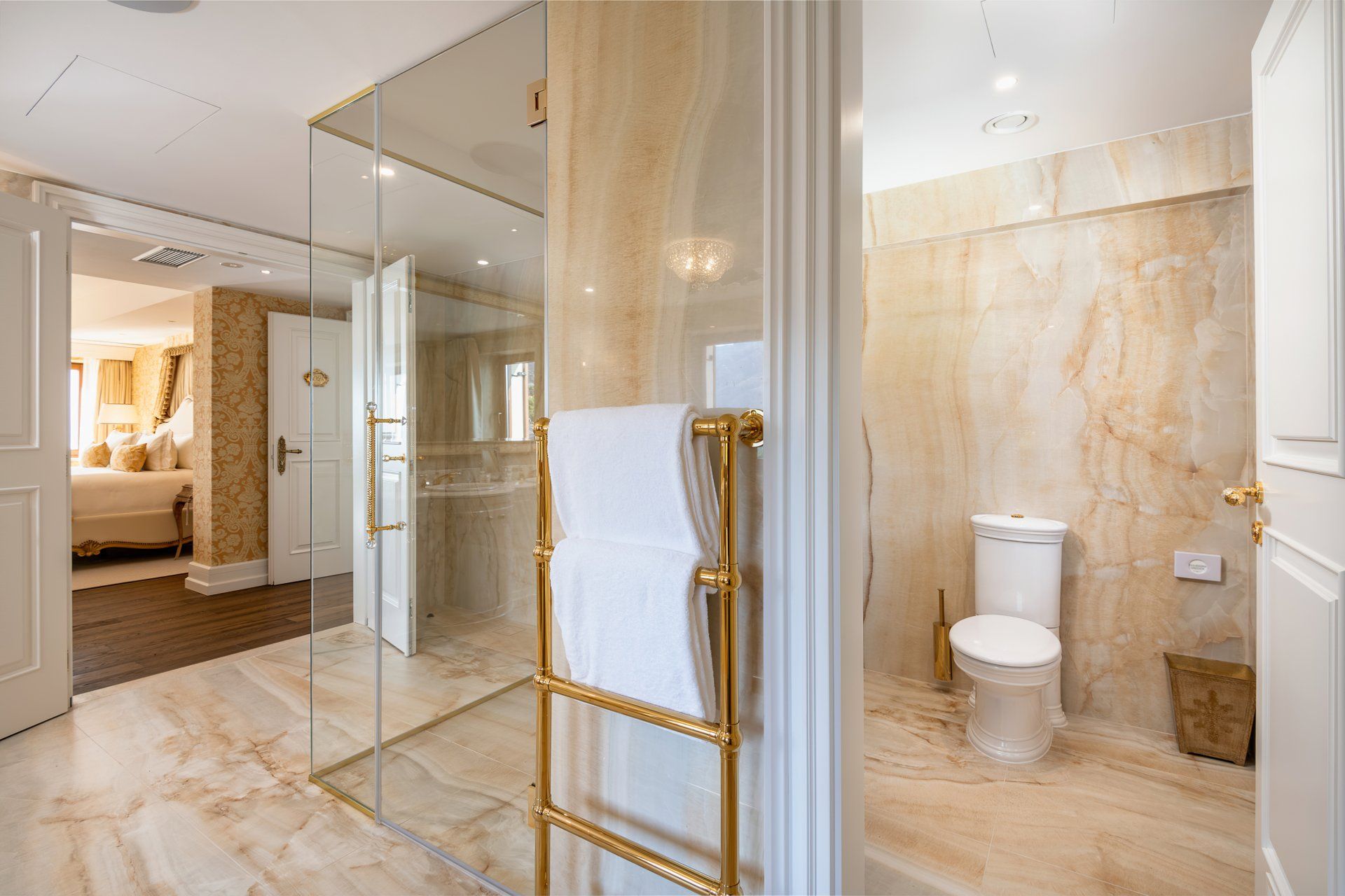 Villa Korta Katarina Suite 302: Golden Light and Gracious Living
