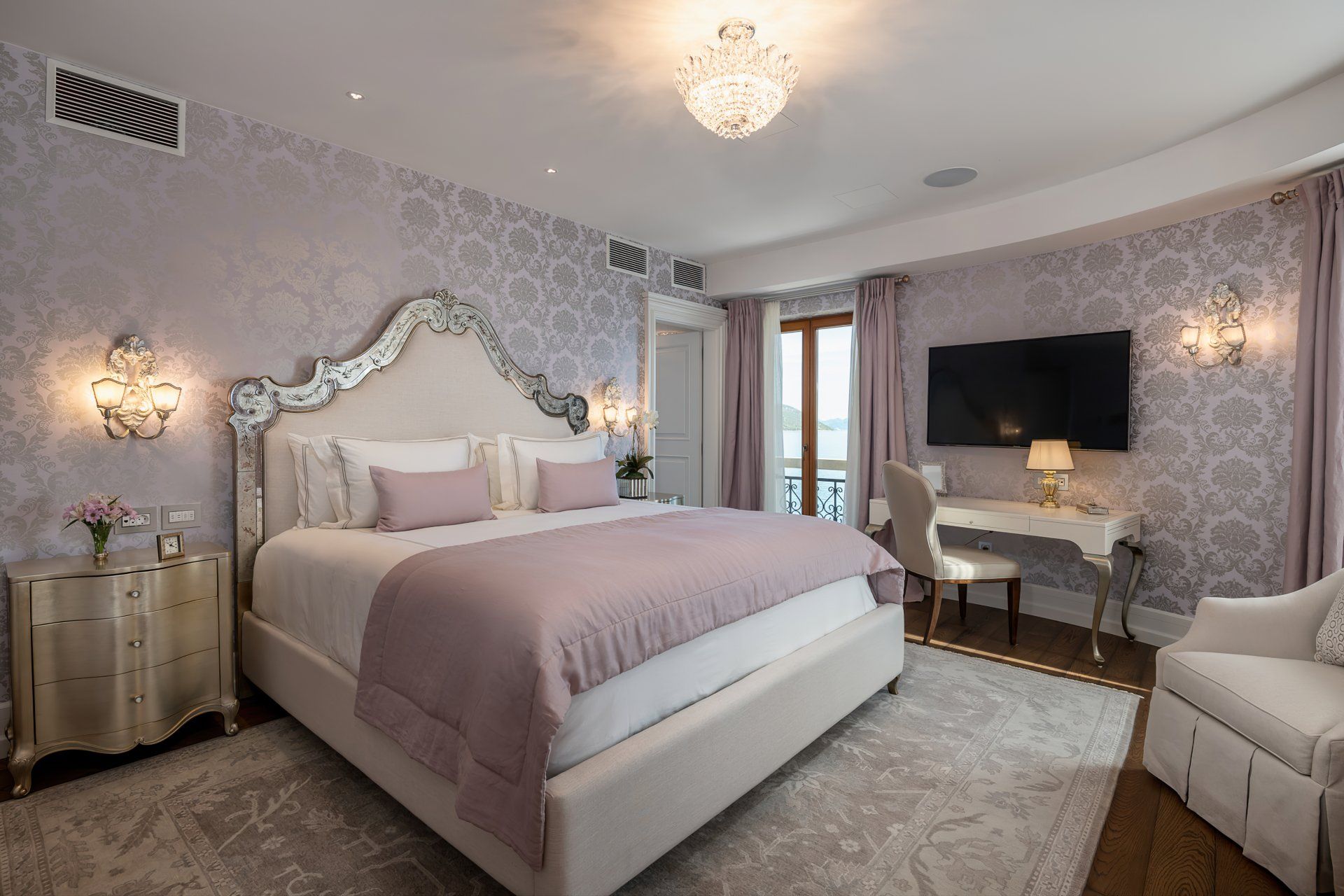 Suite 201: A Coastal Retreat in Bloom