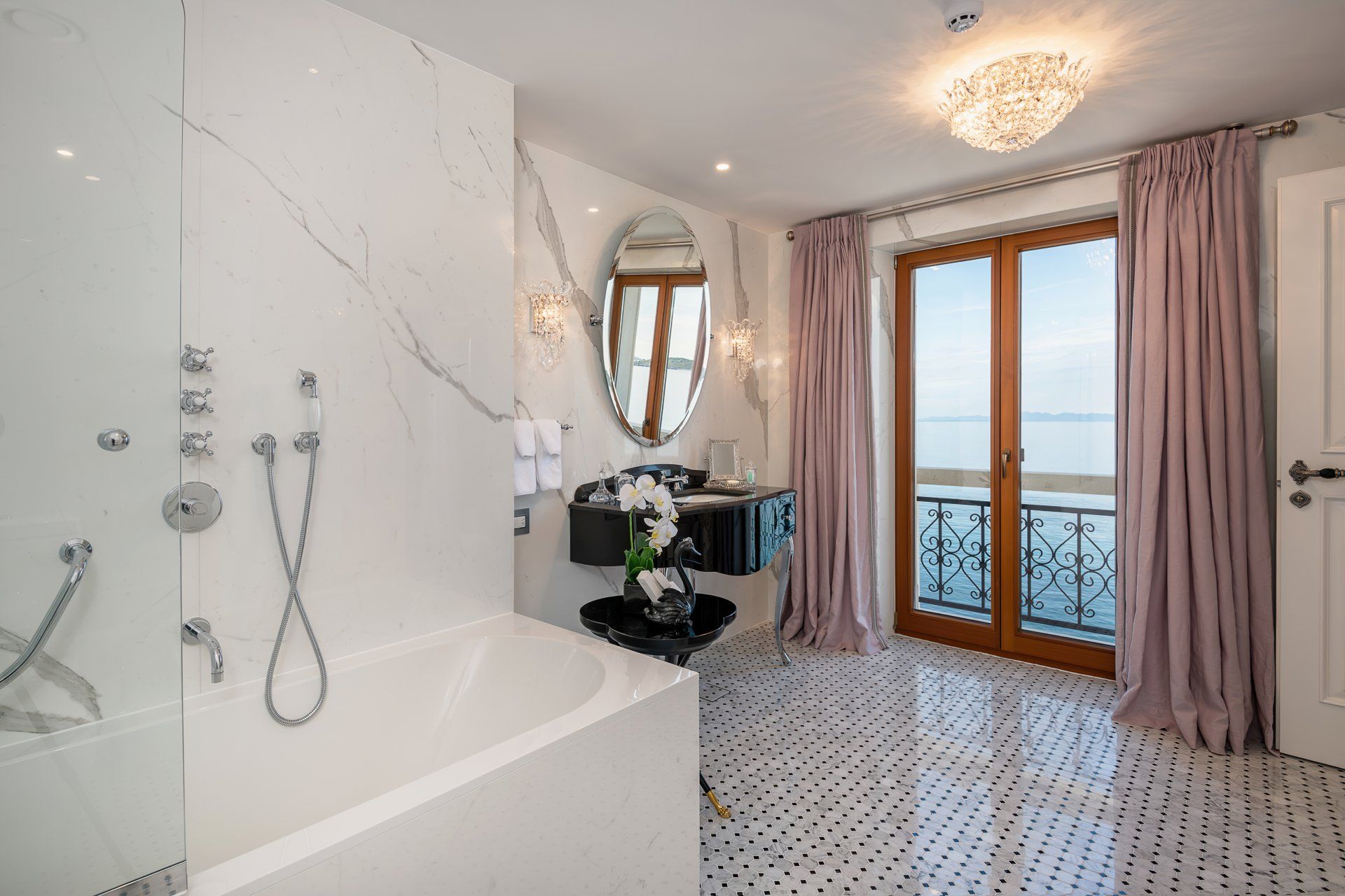 Suite 201: A Coastal Retreat in Bloom