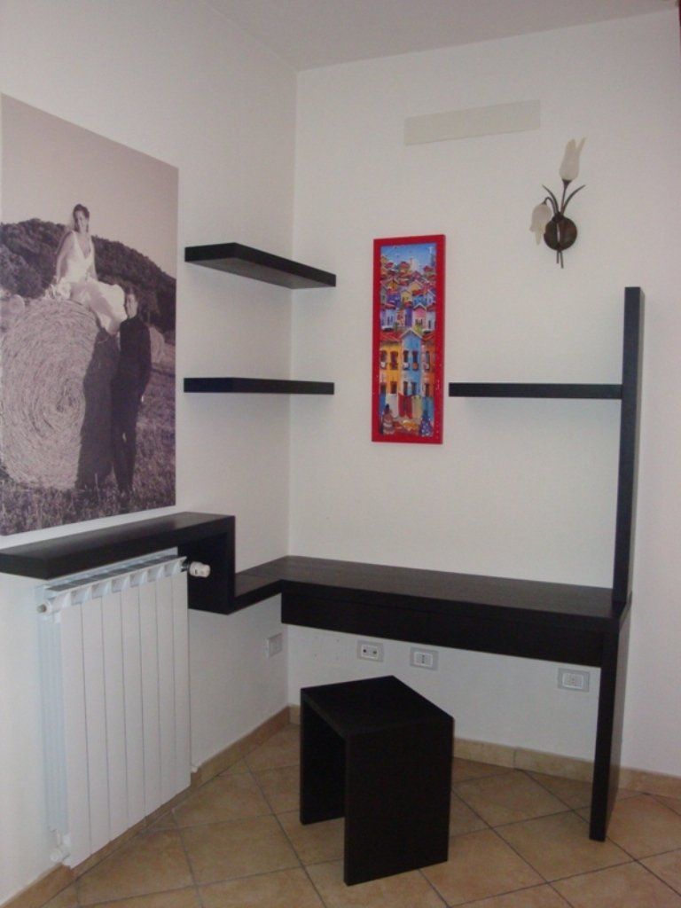 scaffali in legno