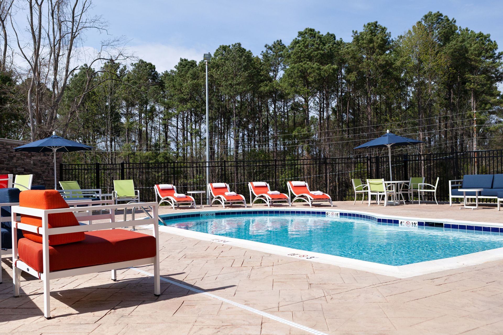Pool at Fairfield Inn & Suites by Marriott