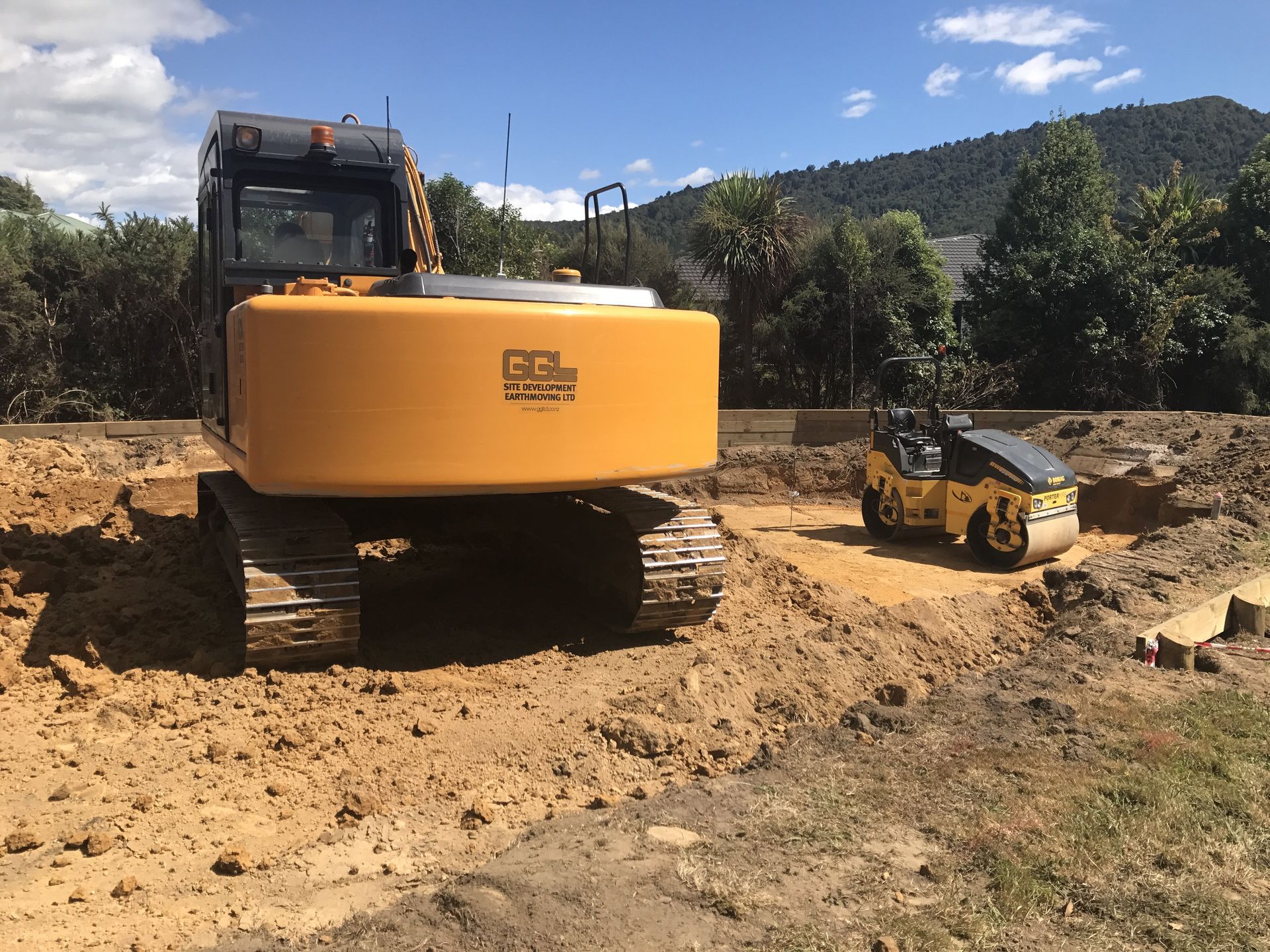 Heavy machine being used for digging 