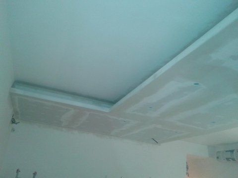 lavori per installazione di un controsoffitto