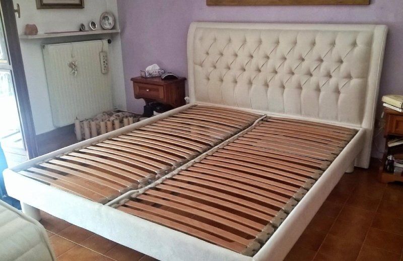 letto matrimoniale con rete in doghe